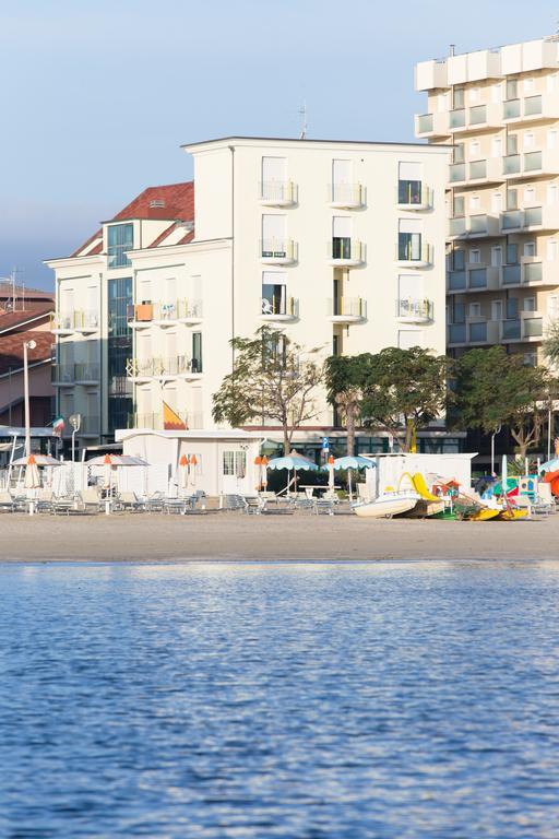 Hotel Emilia ريميني المظهر الخارجي الصورة