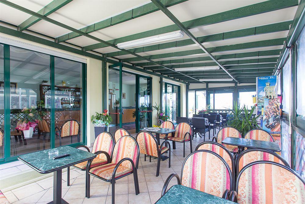 Hotel Emilia ريميني المظهر الخارجي الصورة
