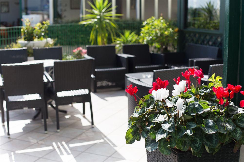 Hotel Emilia ريميني المظهر الخارجي الصورة
