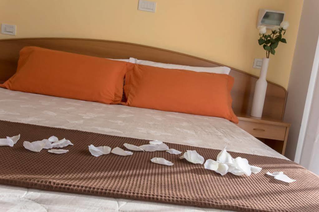 Hotel Emilia ريميني المظهر الخارجي الصورة