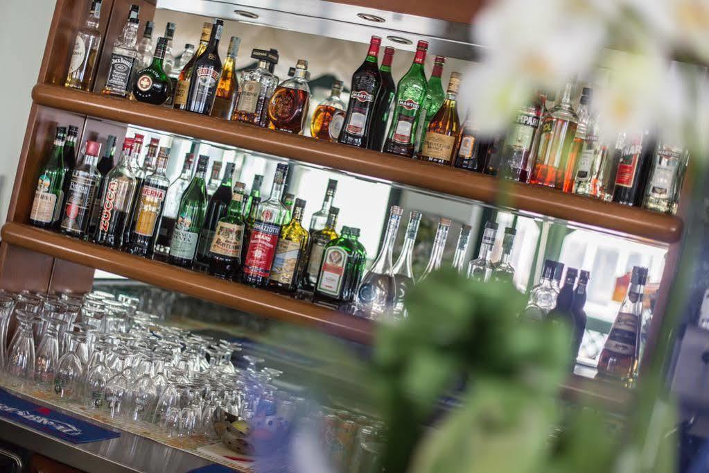 Hotel Emilia ريميني المظهر الخارجي الصورة